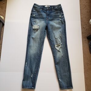 Buckle BKE Womens distressed Mom Jeans